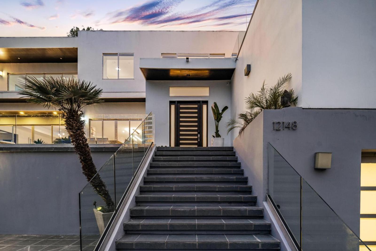 Travis Modern Mansion Villa - Los Angeles — Photos 3